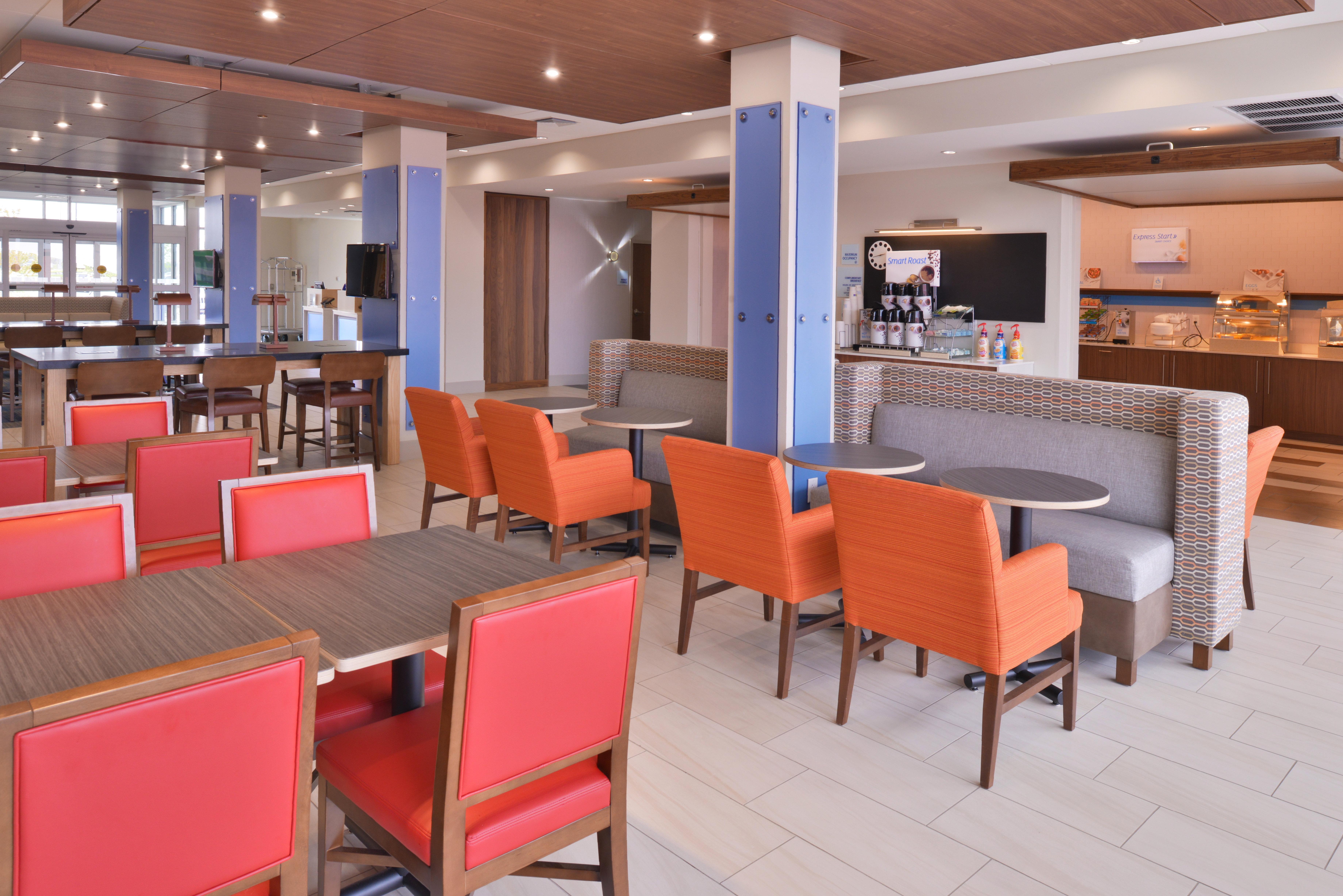 Holiday Inn Express & Suites Madison By Ihg Exteriér fotografie