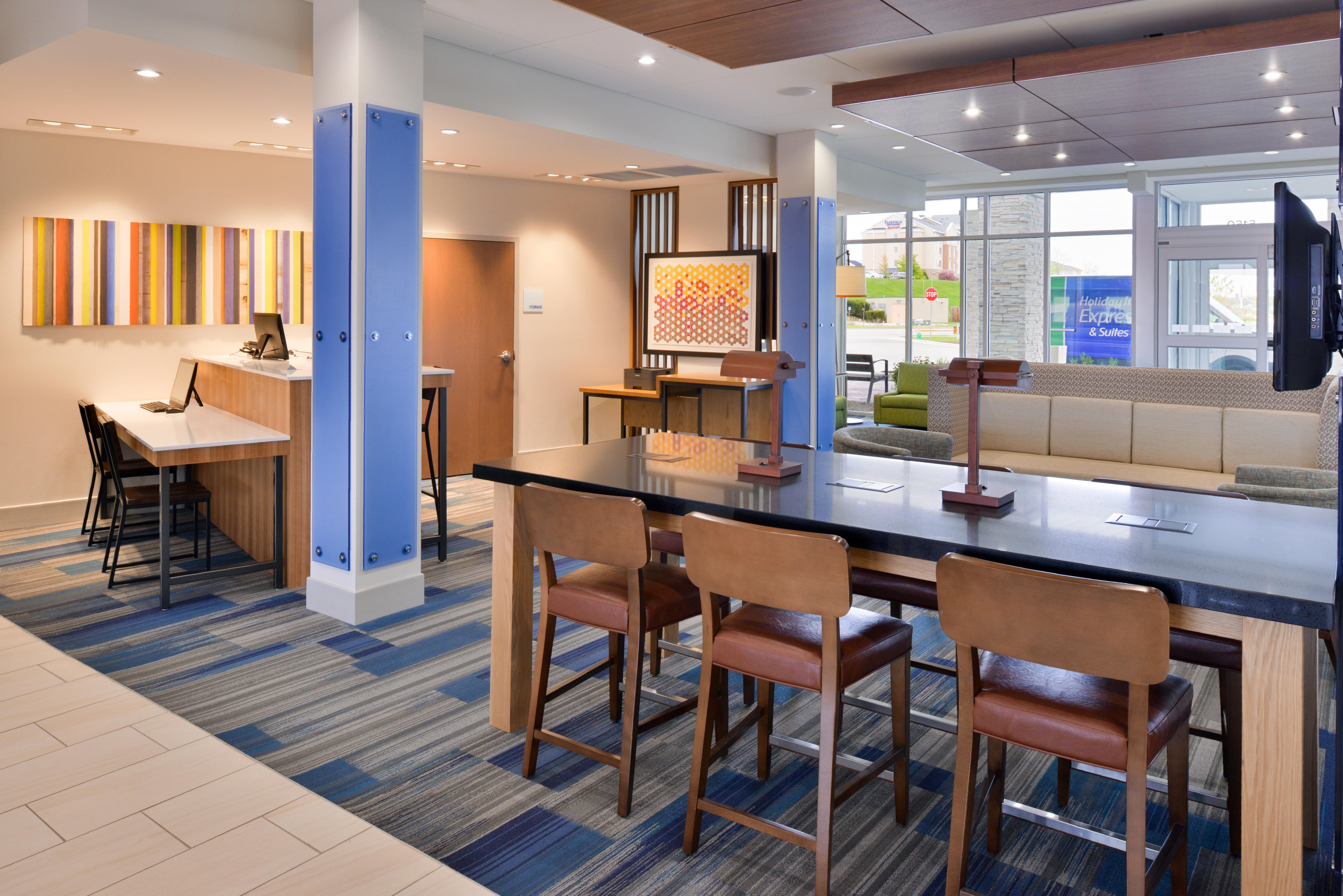 Holiday Inn Express & Suites Madison By Ihg Exteriér fotografie