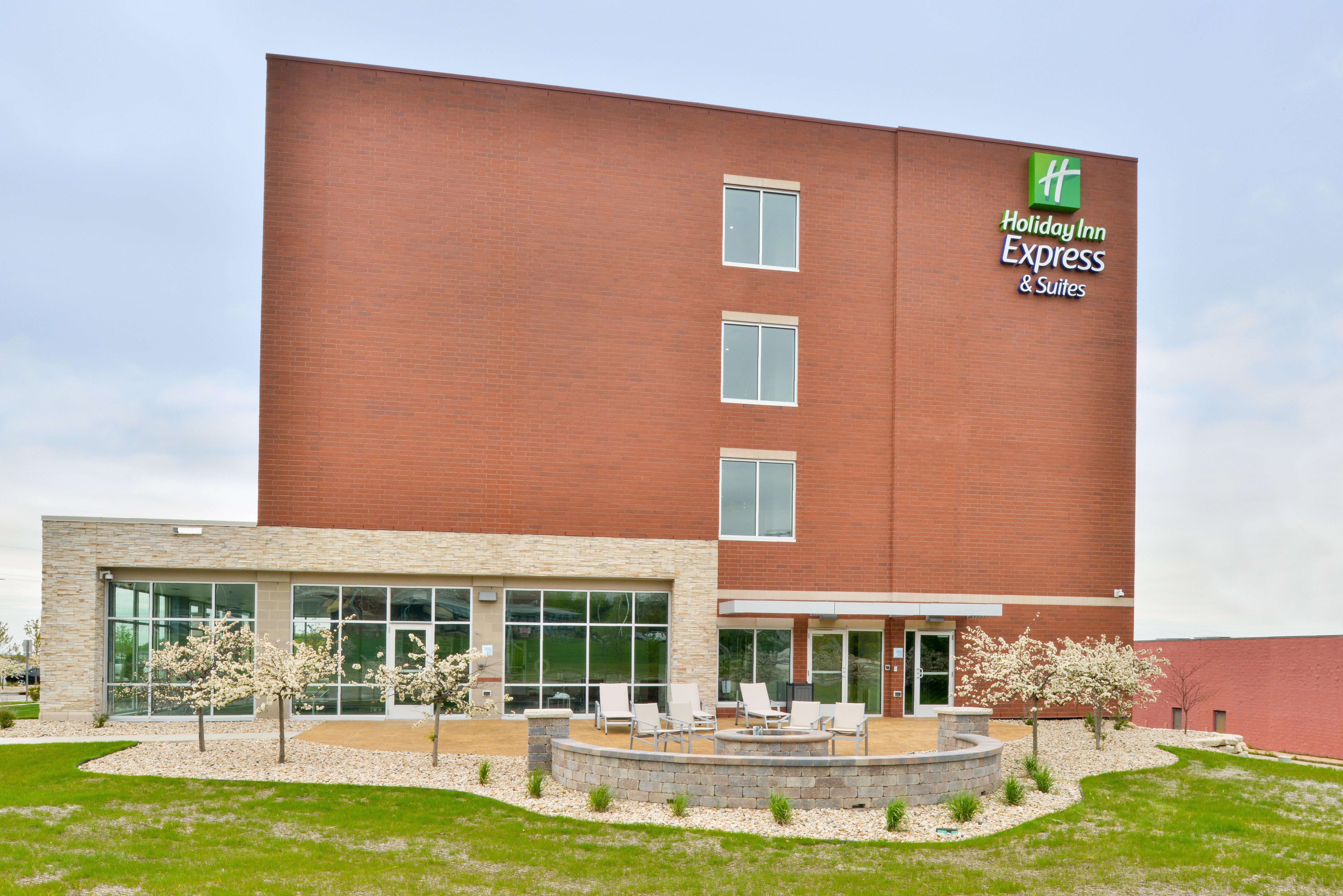 Holiday Inn Express & Suites Madison By Ihg Exteriér fotografie