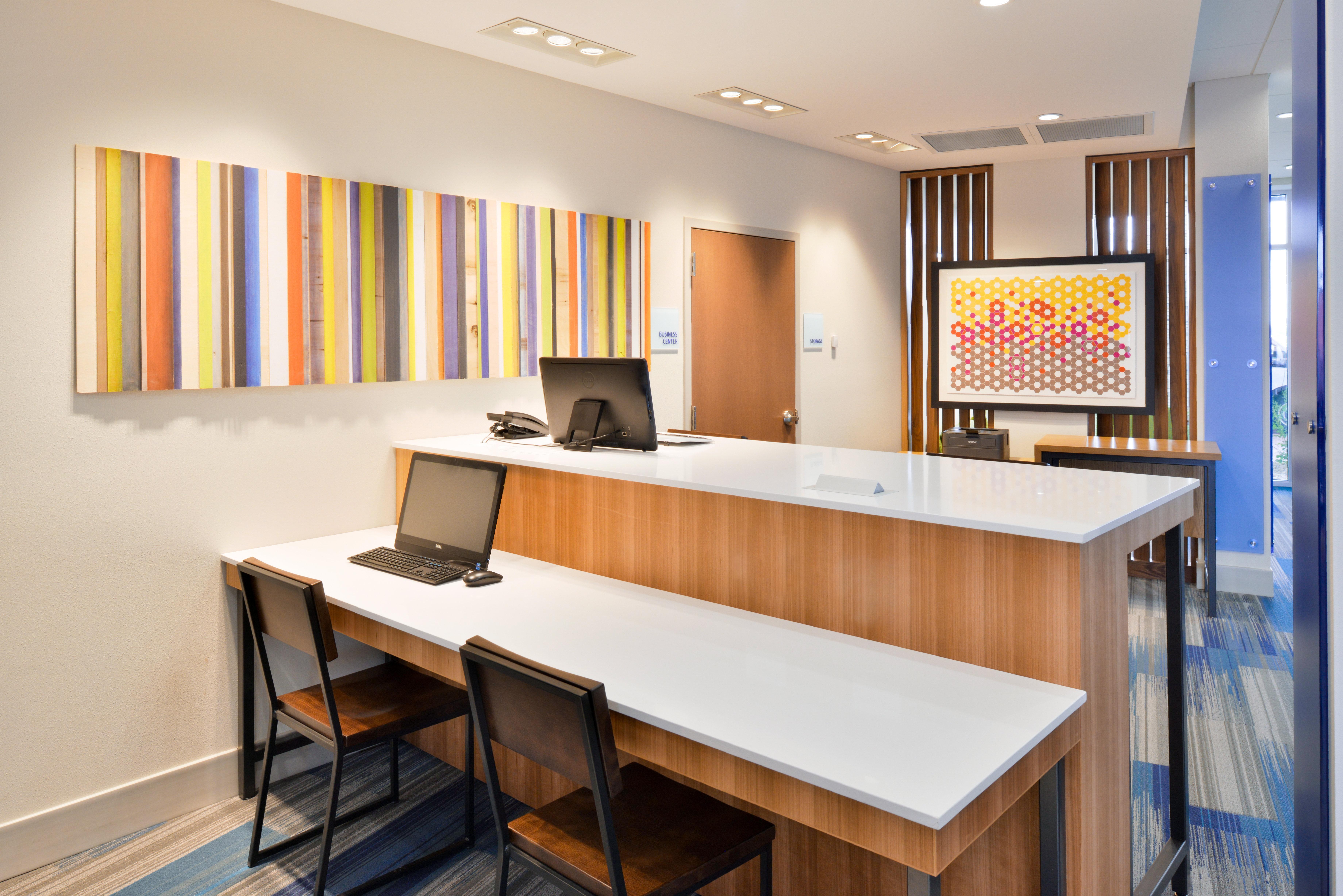 Holiday Inn Express & Suites Madison By Ihg Exteriér fotografie