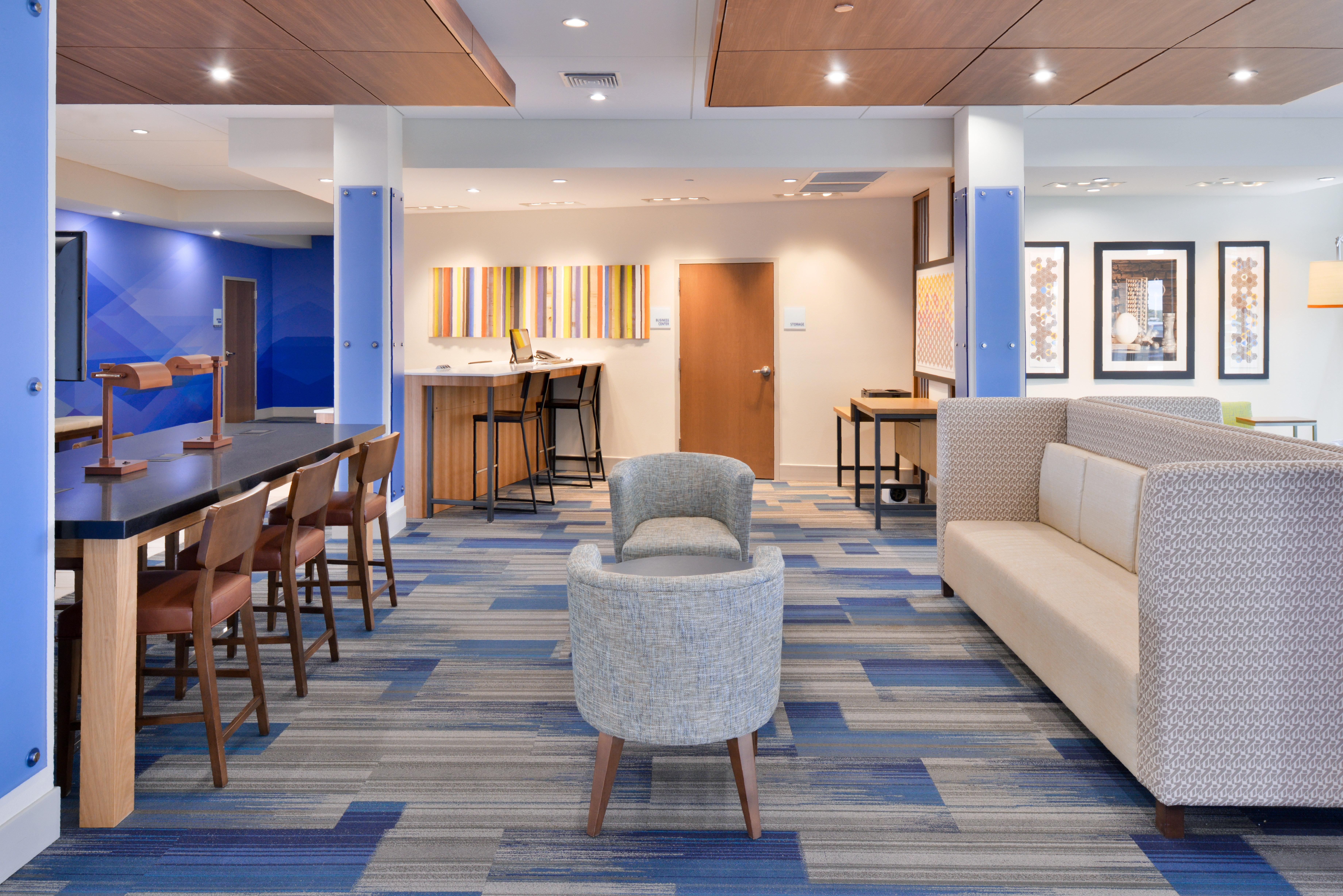 Holiday Inn Express & Suites Madison By Ihg Exteriér fotografie