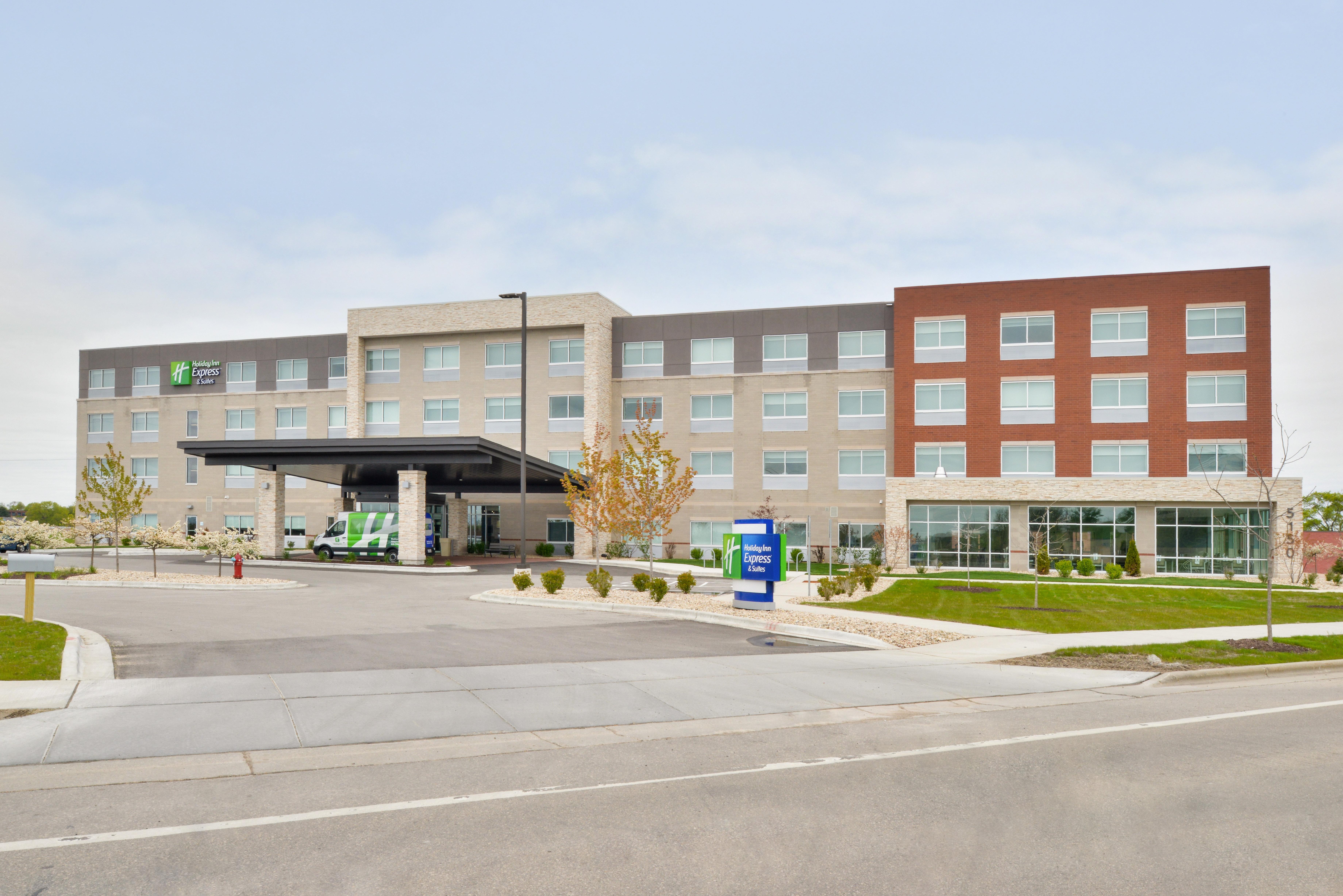 Holiday Inn Express & Suites Madison By Ihg Exteriér fotografie