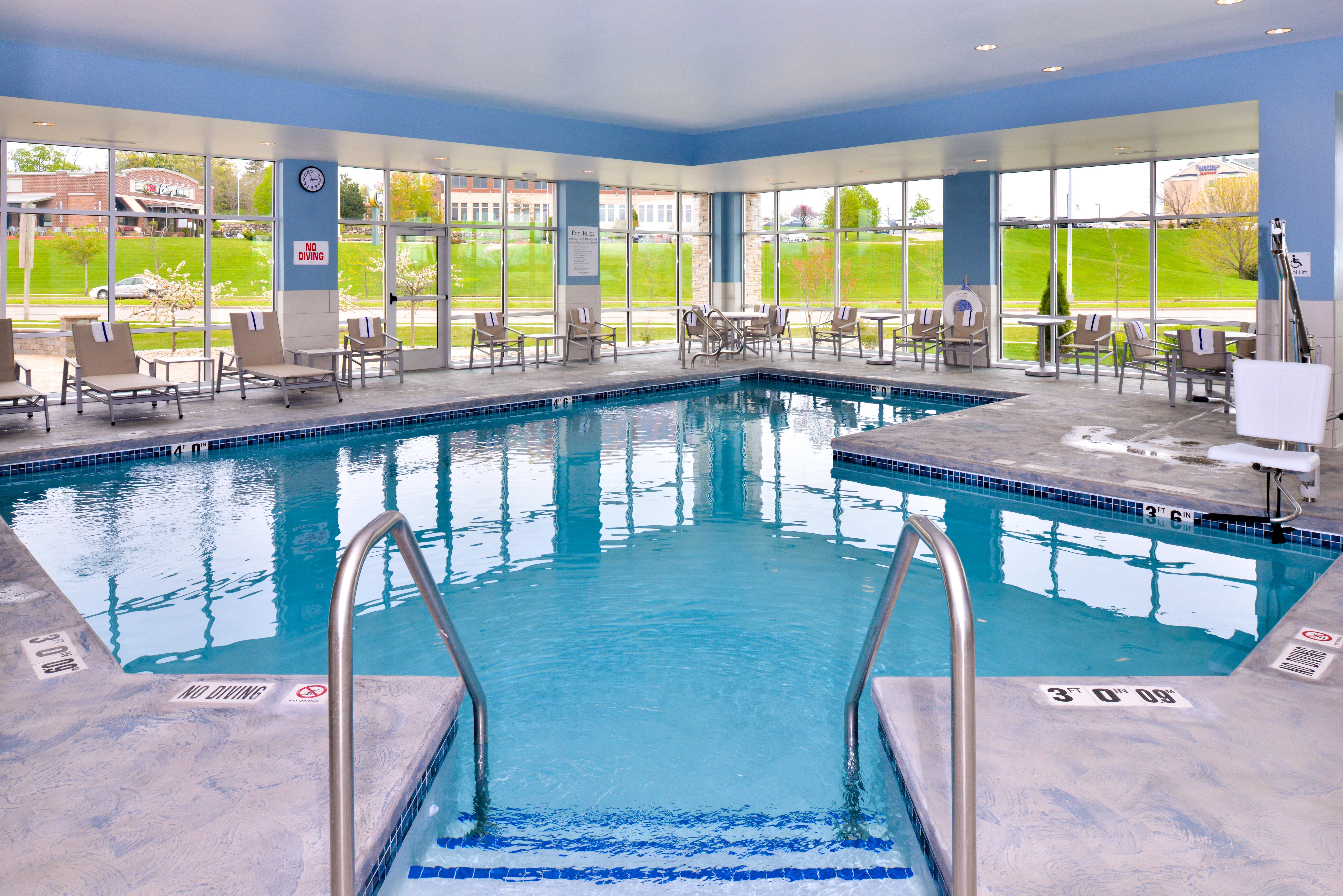 Holiday Inn Express & Suites Madison By Ihg Exteriér fotografie