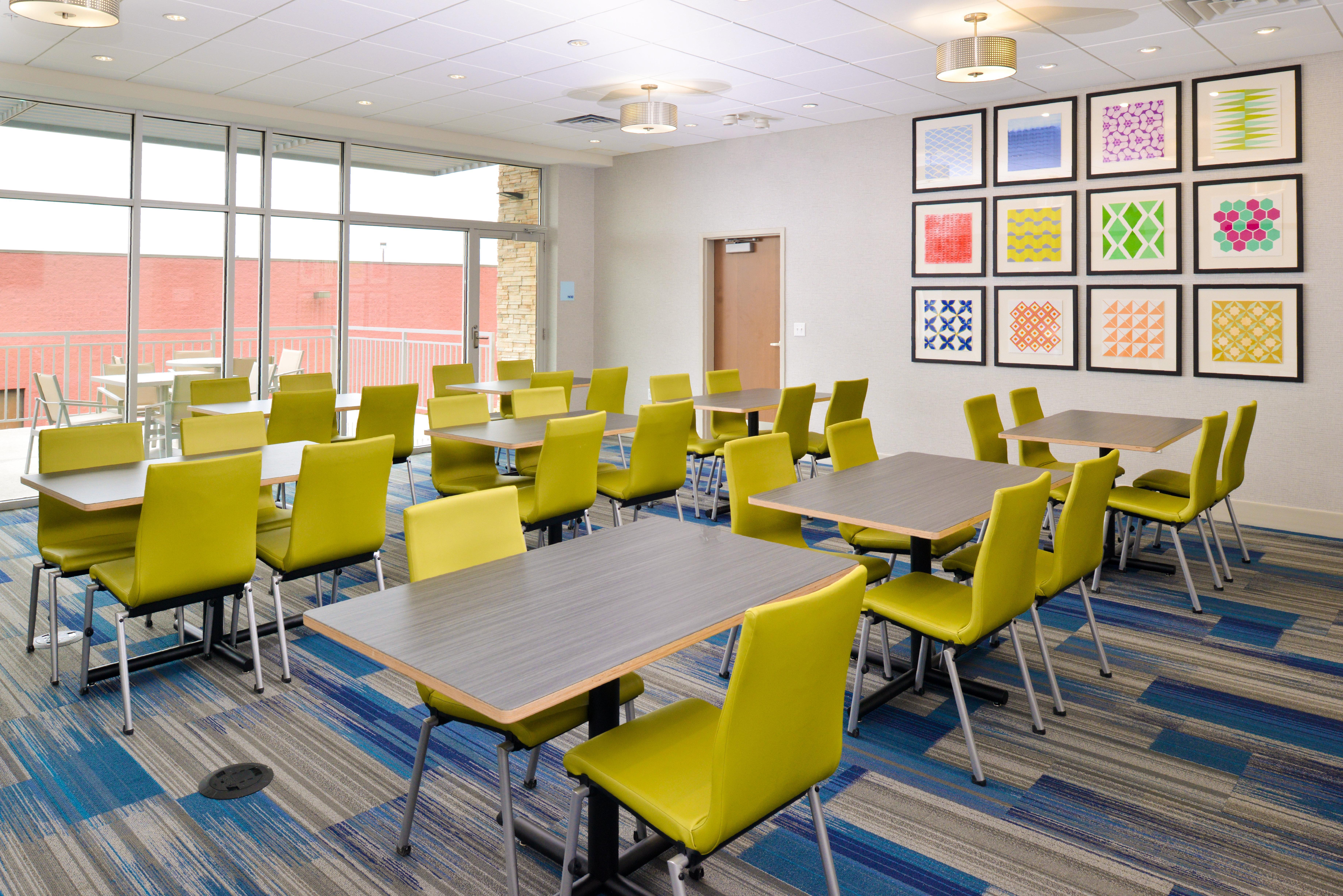 Holiday Inn Express & Suites Madison By Ihg Exteriér fotografie