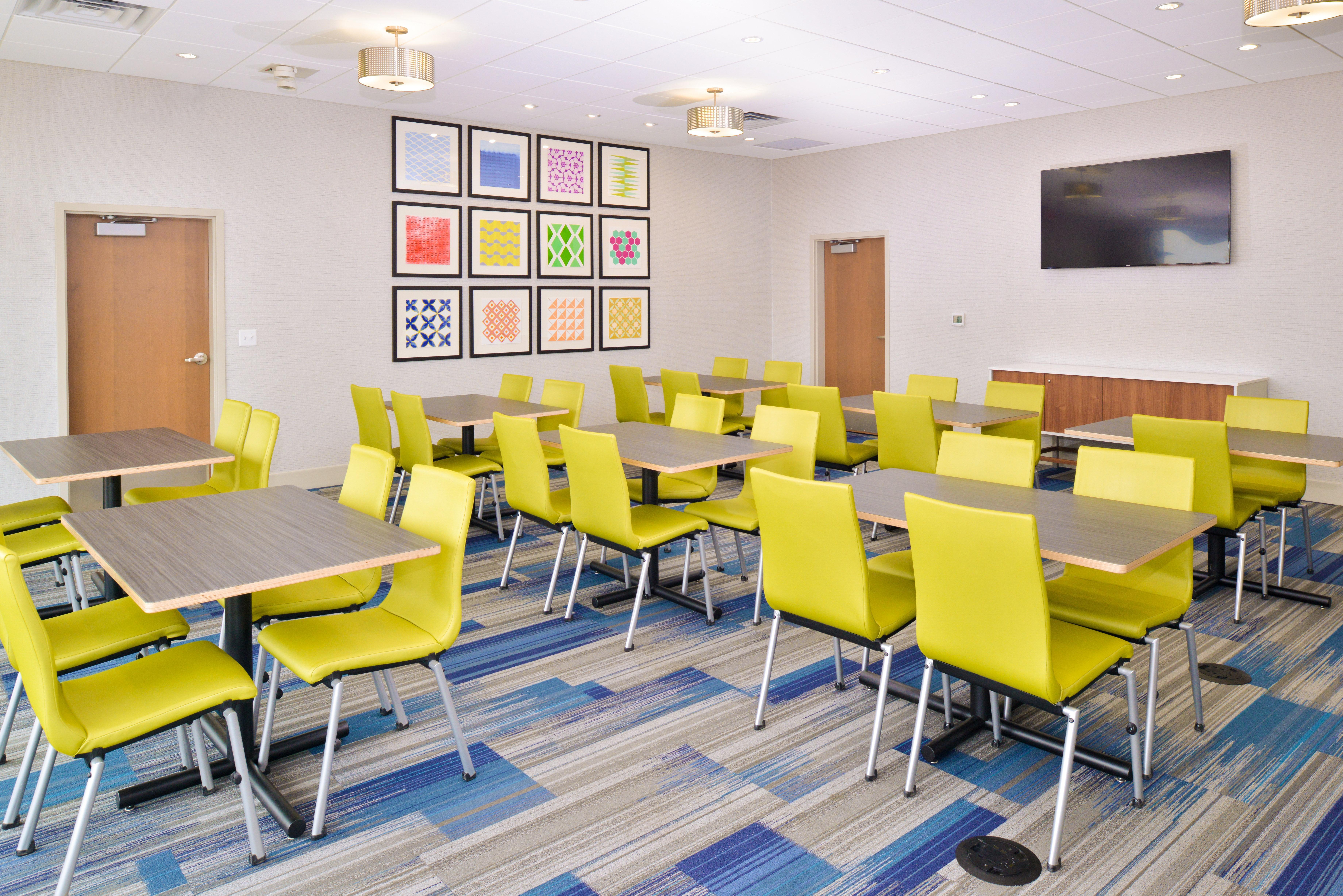Holiday Inn Express & Suites Madison By Ihg Exteriér fotografie