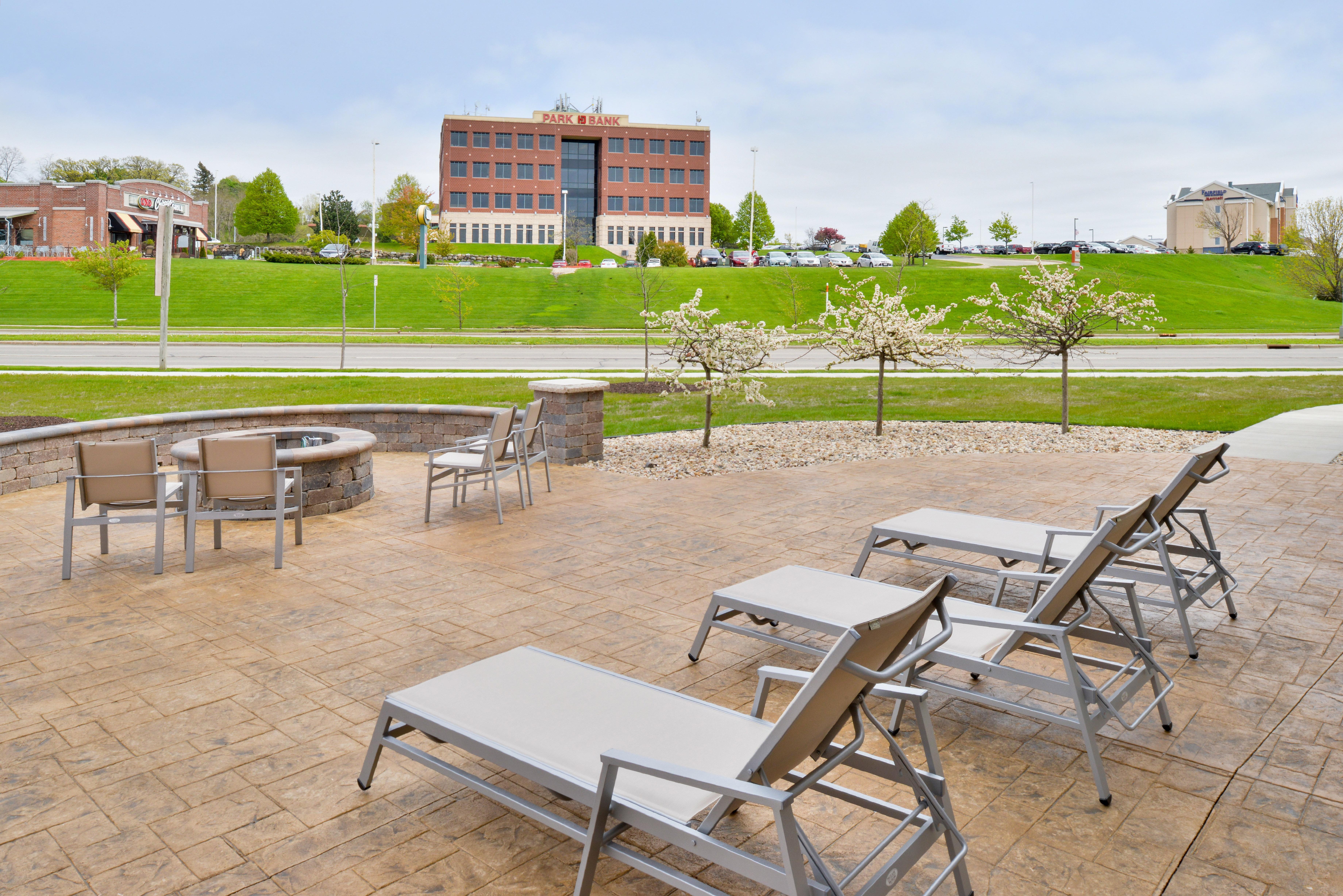 Holiday Inn Express & Suites Madison By Ihg Exteriér fotografie
