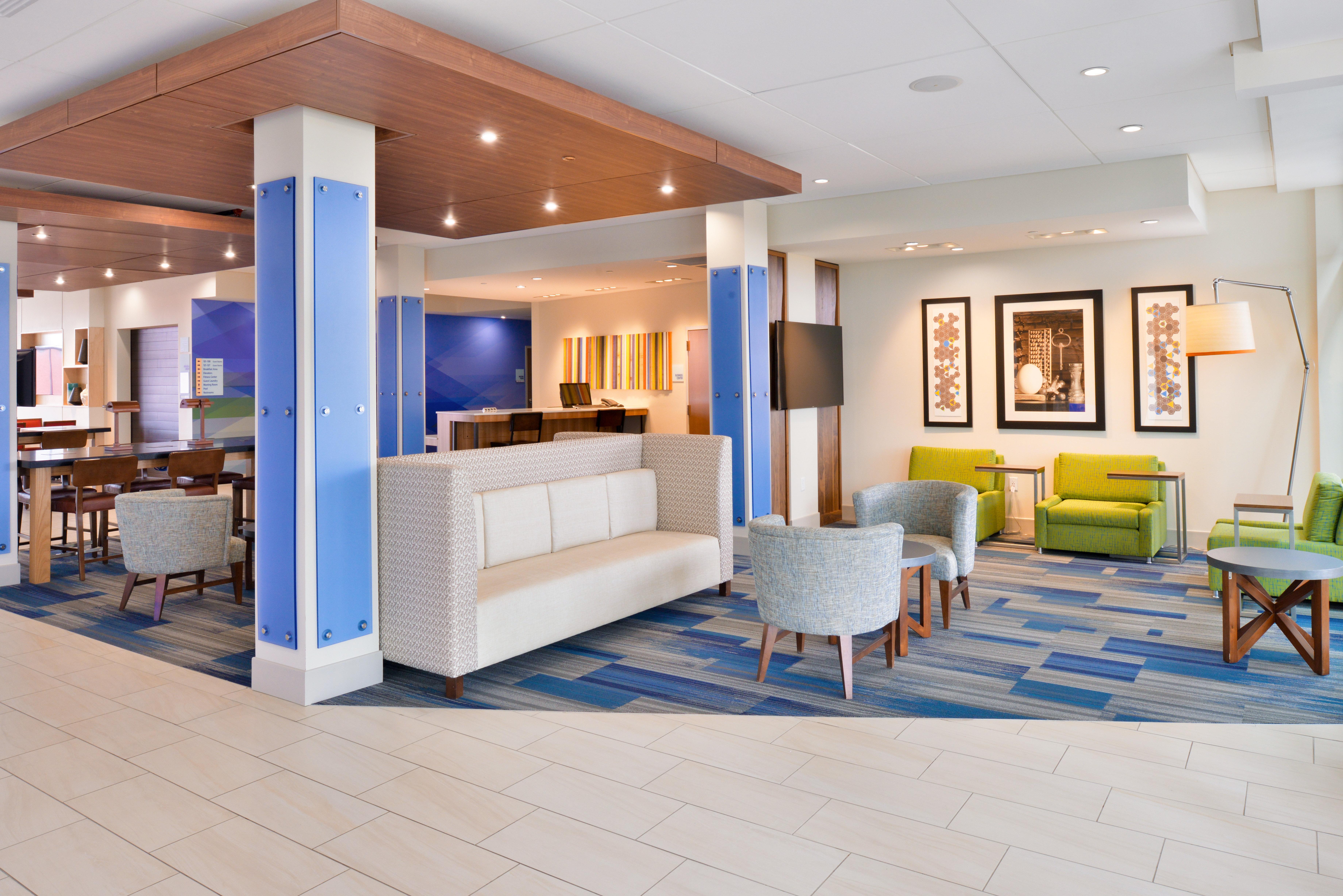 Holiday Inn Express & Suites Madison By Ihg Exteriér fotografie