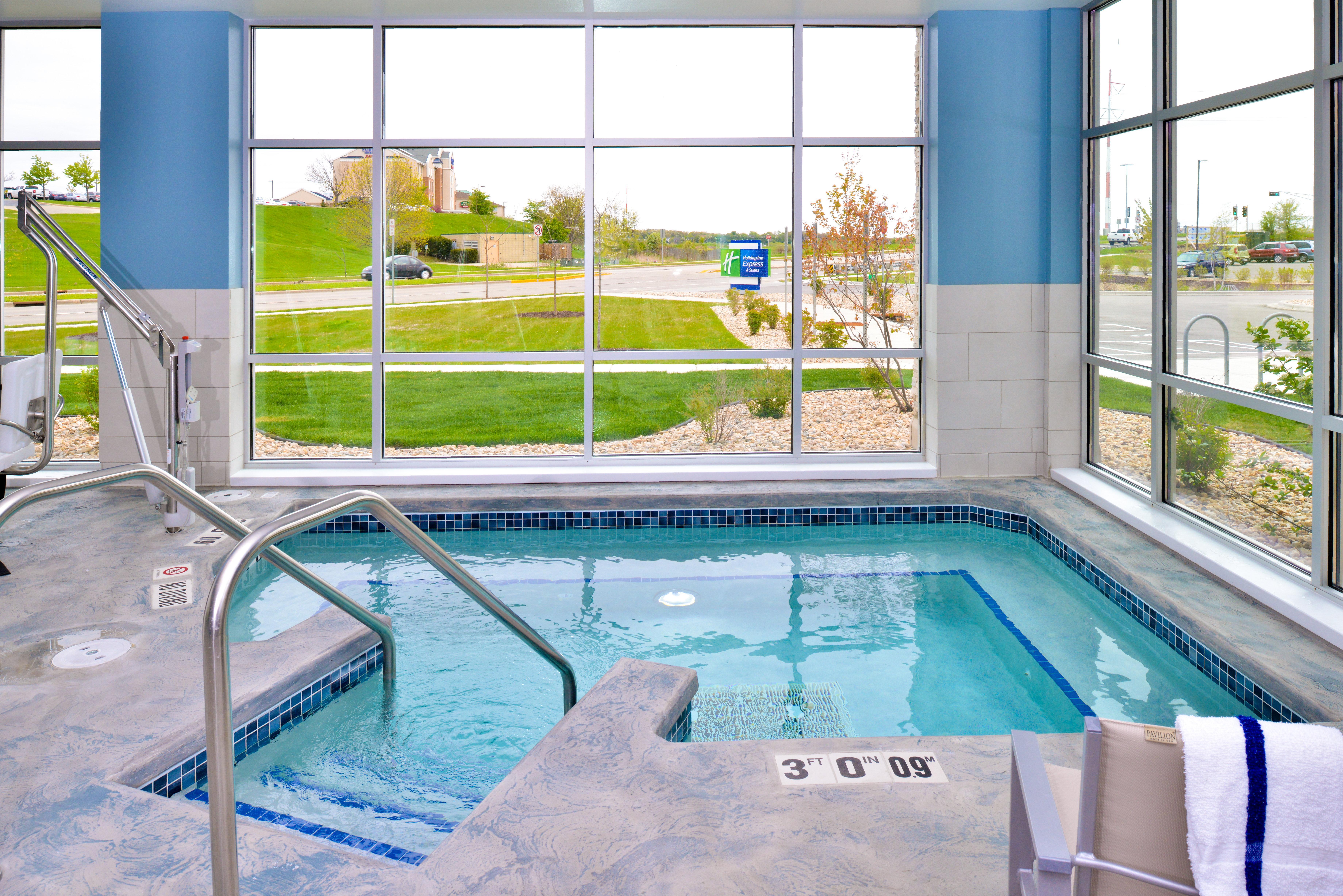 Holiday Inn Express & Suites Madison By Ihg Exteriér fotografie